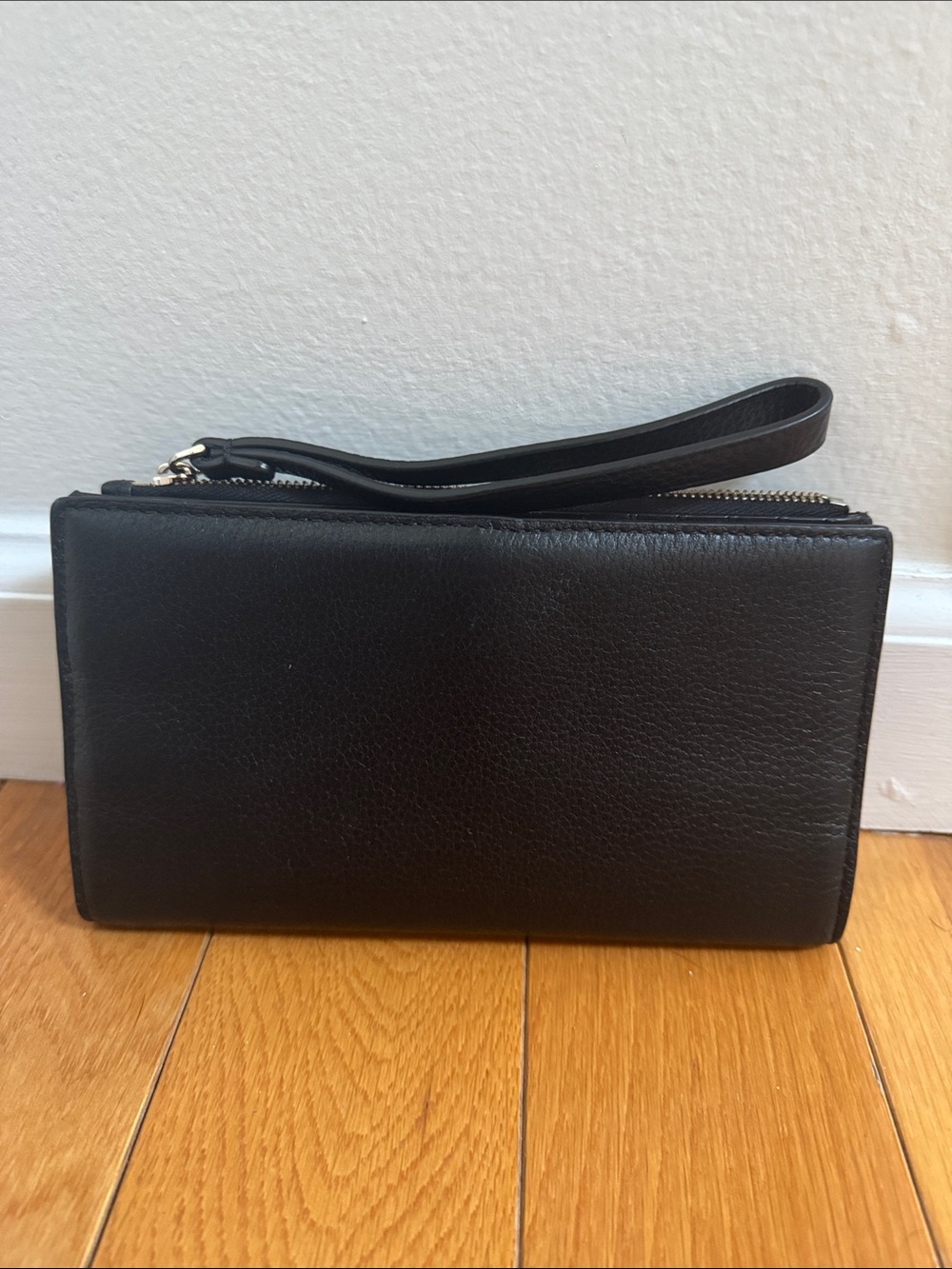 Kate Spade / Black Pebbled Leather Wristlet Wallet with Zip - Picture 2 of 6